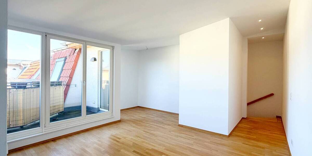 Dachgeschoss-Maisonette - hell, ruhig mit Balkon, Terrasse und Aufzug - Dachgeschoßwohnung Berlin Prenzlauer Berg | Angebot:25366987