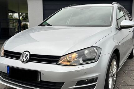 VW Golf 220.671 km 6.199 &euro; Burgstall 39517