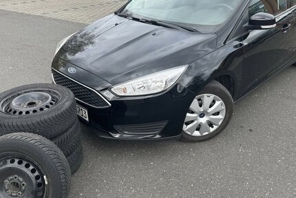 Ford Focus Klima Navi Zahnr.+Wa.-PumpeNeu SR+WR 1.Hd. 115.000 km 6.900 &euro; Erftstadt 50374