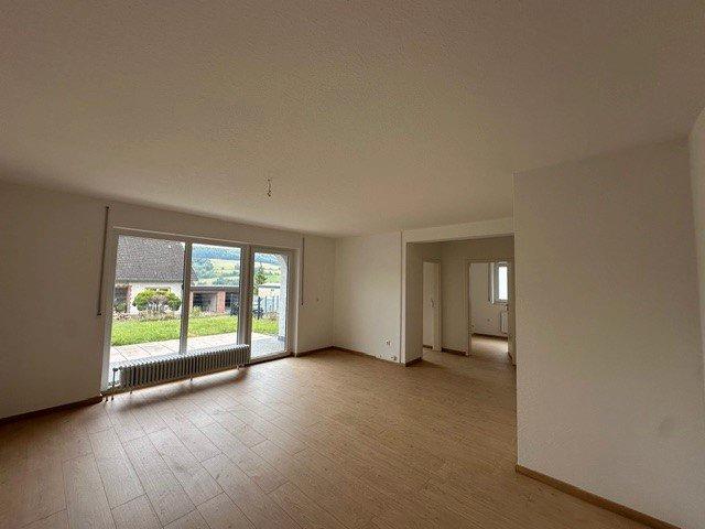 Erdgeschoßwohnung Körle - 4 Zimmer, 84 m&sup2;, 229.000&euro; | Angebot:26845217