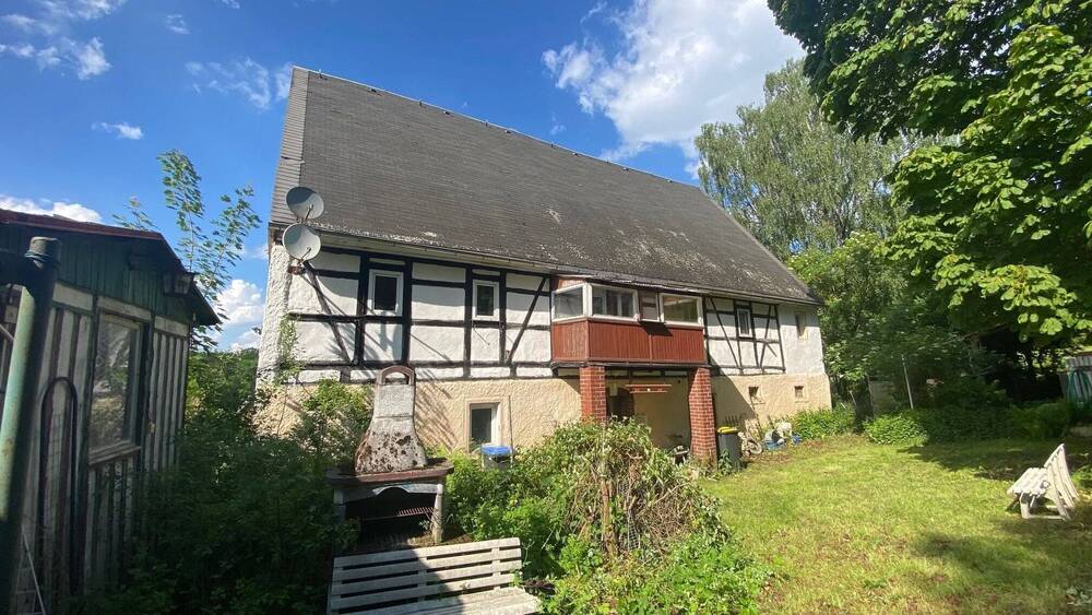 Großes Grundstück mit stark sanierungsbedürftigen Wohnhaus (Denkmal) zimmer