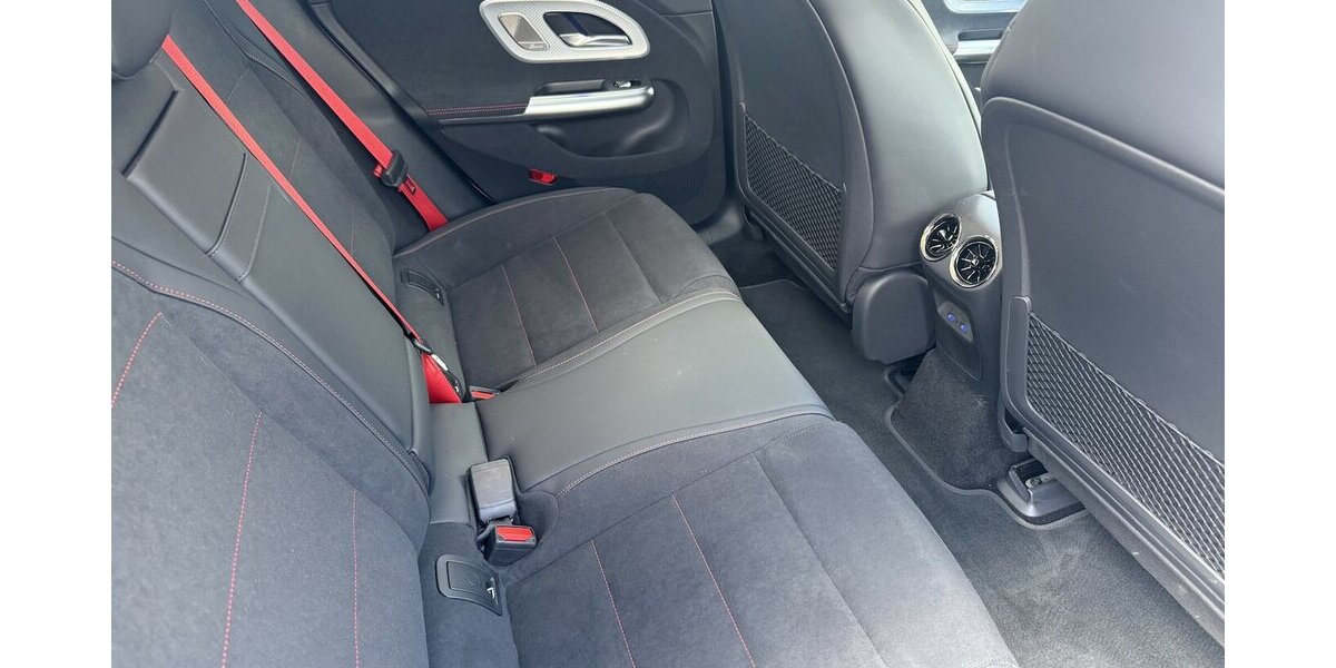 Mercedes-Benz CLA 350 4Matic mit EQ Technologie AMG Styling 11.000 km 59.650 &euro; Schorndorf 73614