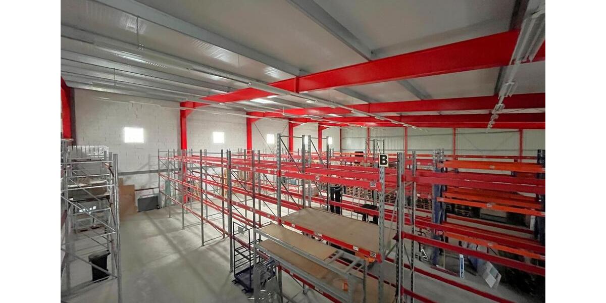 Beste Anbindung! Produktionsfläche oder Lagerfläche für Ihr Gewerbe in Laupheim zimmer