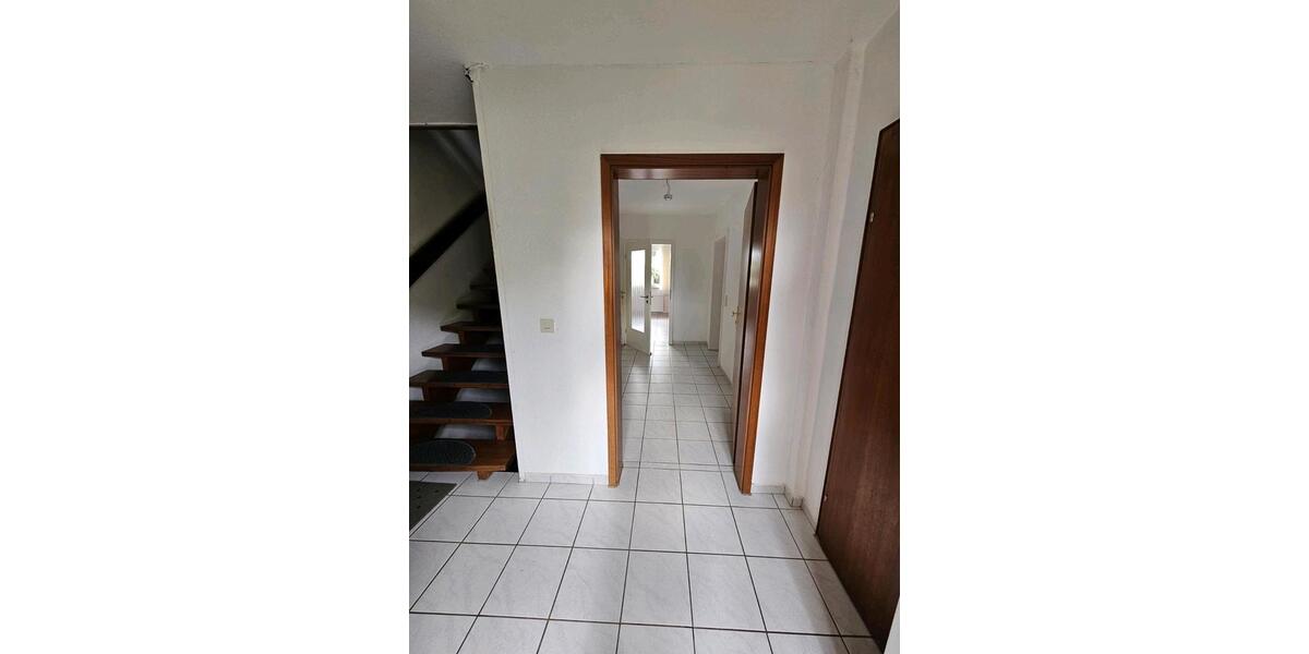 Erdgeschoßwohnung Faßberg - 3 Zimmer, 120 m&sup2;, 850&euro; | Angebot:25165133