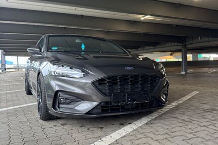 Ford Focus 81.000 km 14.999 &euro; Cuxhaven 27478