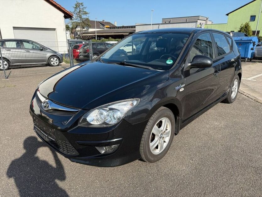 i30