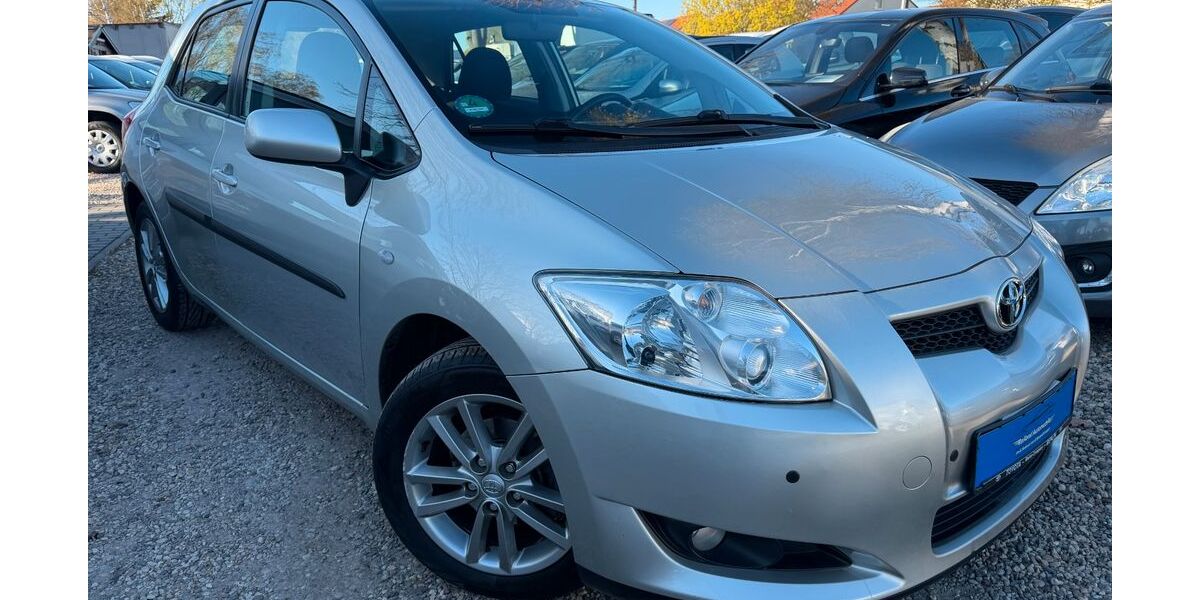 Toyota Auris 70.327 km 5.990 &euro; Berlin 13089
