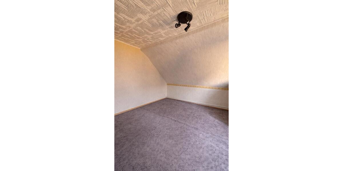 Einfamilienhaus Eisfeld - 11 Zimmer, 195 m&sup2;, 115.000&euro; | Angebot:26215593