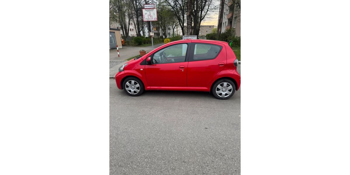 Toyota Aygo (X) 76.500 km 3.800 € München 80689