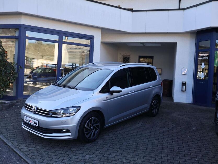 VW Touran 64.450 km 19.350 € Besigheim 74354