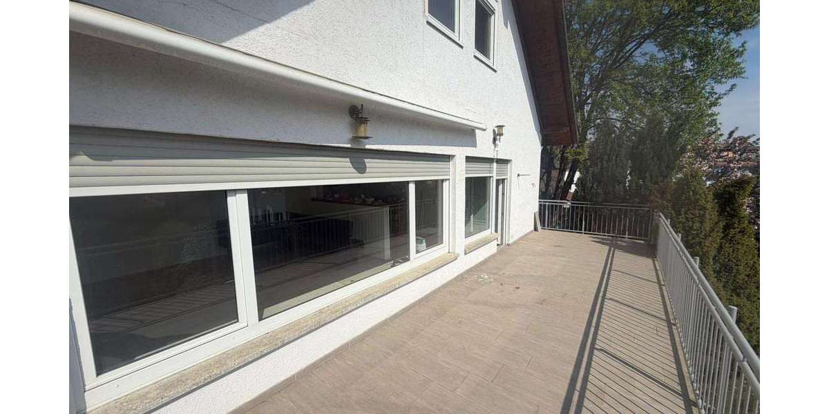 Etagenwohnung Bad Vilbel - 6 Zimmer, 210 m&sup2;, 1.850&euro; | Angebot:26327630