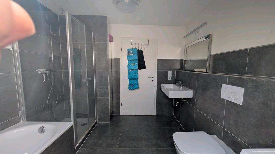 Dachgeschoßwohnung Viernheim - 3 Zimmer, 75 m&sup2;, 1.300&euro; | Angebot:26424089
