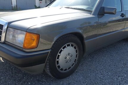 Mercedes-Benz 190 E 2.3 H-Kennz. Oldtimer eSHSD Verschl-t. neu g 212.900 km 7.950 &euro; Neumarkt/OPf 92318