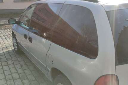 Chrysler Voyager 252.000 km 3.000 &euro; Berlin 10405