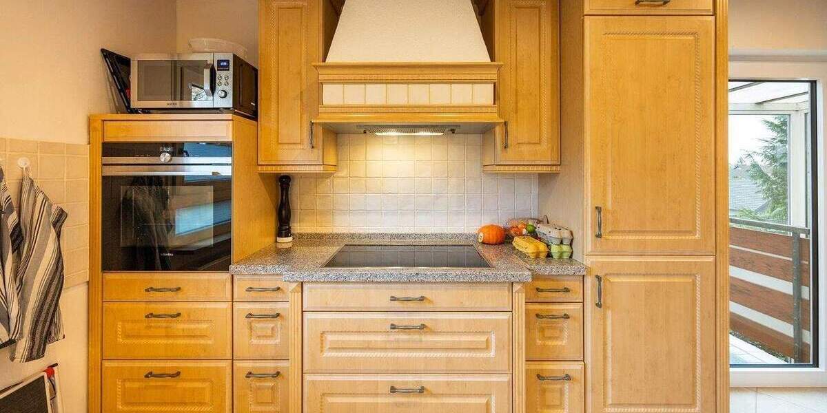 Einfamilienhaus mit Einlieger, Garage, Doppel-Carport und schönem Garten 7 zimmer