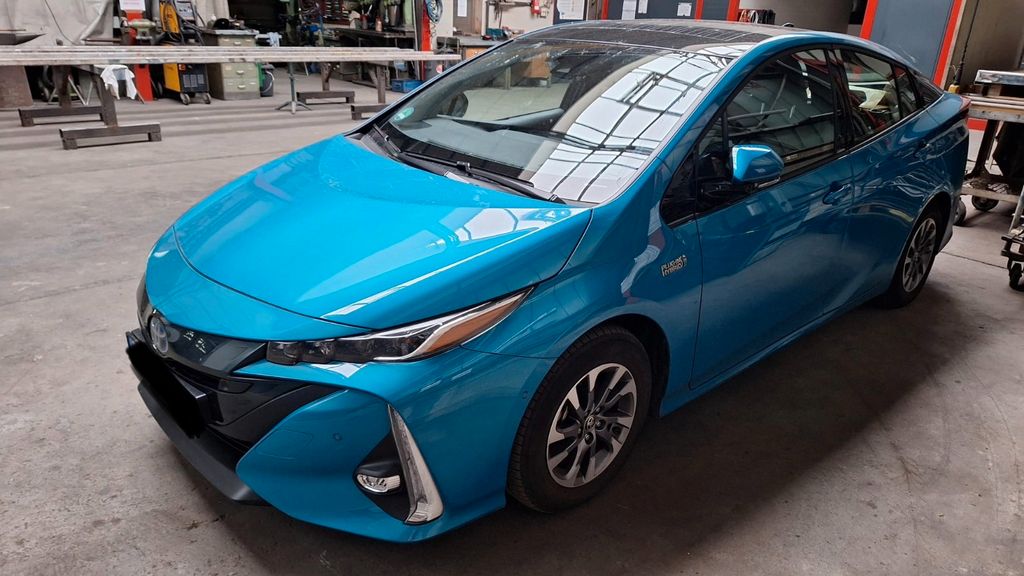 Toyota Prius 31.900 km 24.700 &euro; Stuttgart 70197