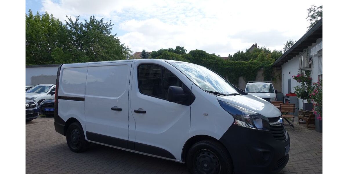 Opel Vivaro 150.100 km 8.990 &euro; Halle / Saale 06116