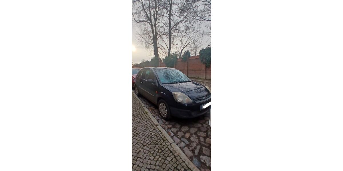 Ford Fiesta 202.000 km 800 &euro; Nauen 14641