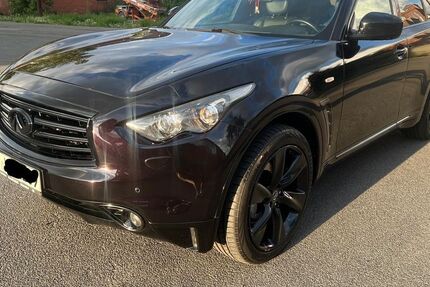 INFINITI QX70 218.000 km 9.200 &euro; Berlin 13507