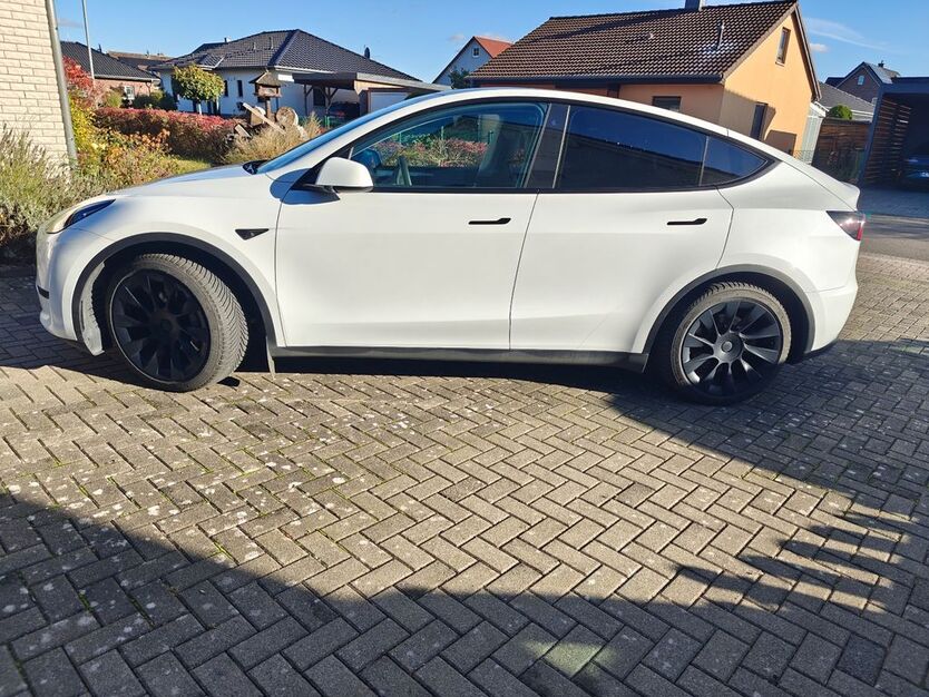 Tesla Model Y 56.700 km 31.899 € Helmstedt 38368