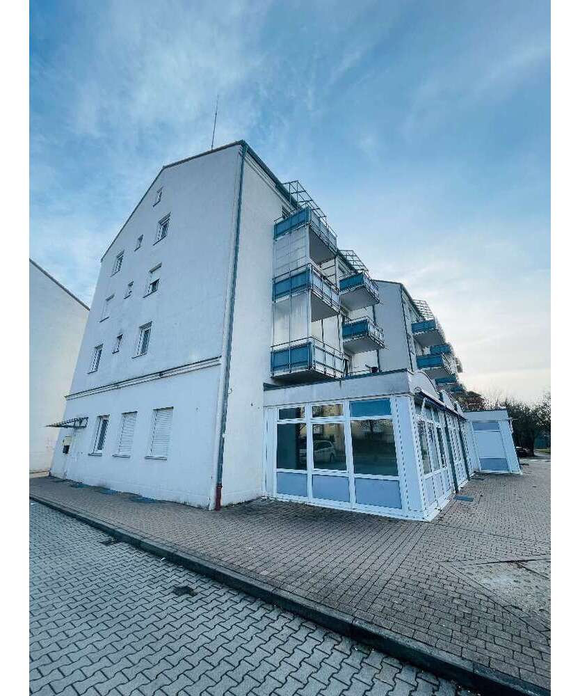 Einzelhandel in Dingolfing 758,34 € 68.94 m²
