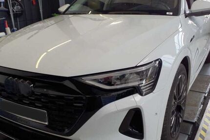 Audi Q8 e-tron 37.978 km 55.930 &euro; Bruckmühl 83052