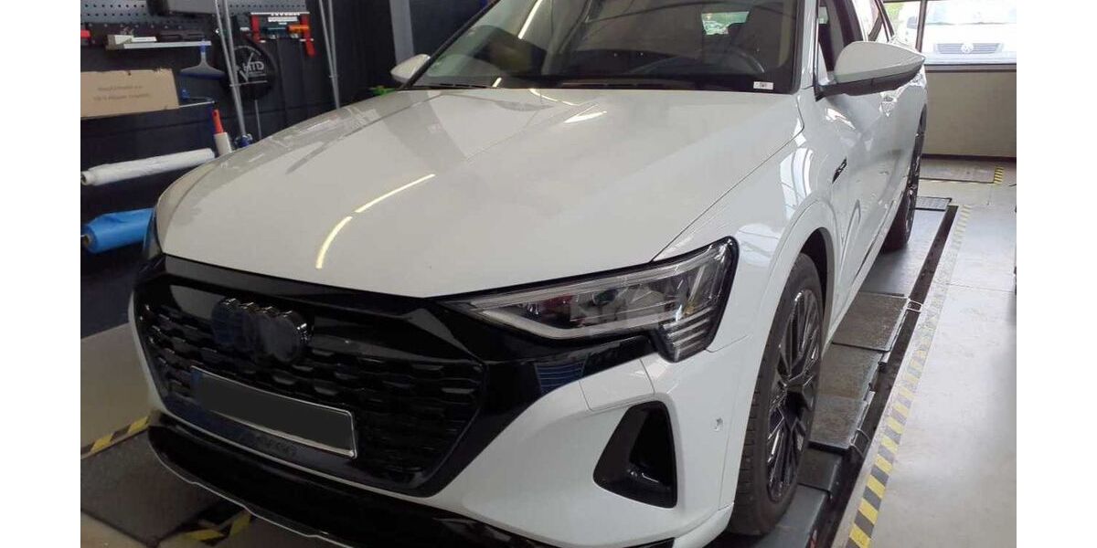 Audi Q8 e-tron 37.978 km 55.930 &euro; Bruckmühl 83052