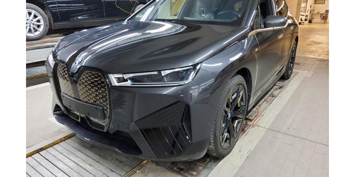 BMW iX 104.971 km 59.480 &euro; Amberg 92224
