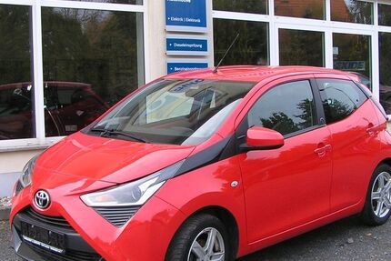 Toyota Aygo (X) 32.402 km 10.995 € Bad Lausick 04651