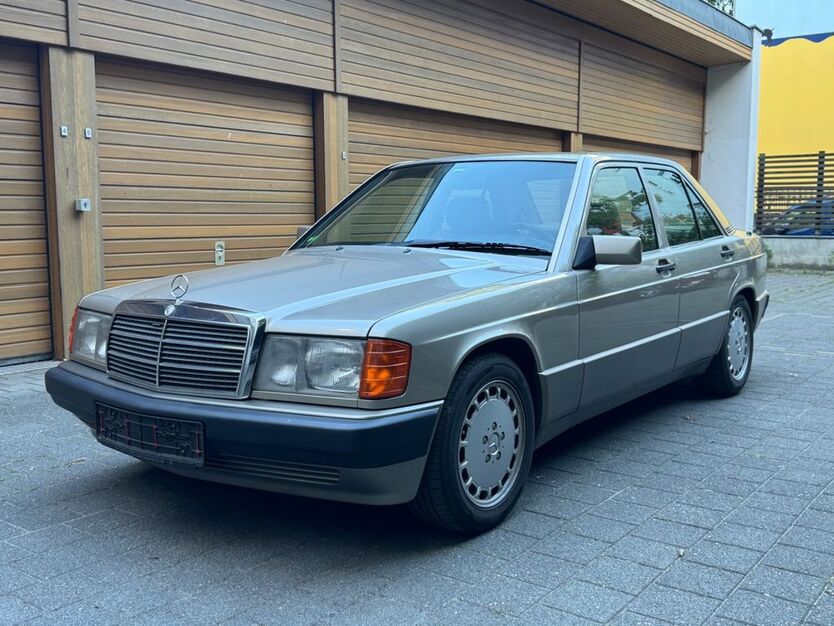 Mercedes-Benz 190 269.900 km 10.900 € Berlin 13187
