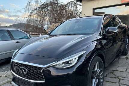 INFINITI Q30 131.700 km 10.699 &euro; Großheubach 63920