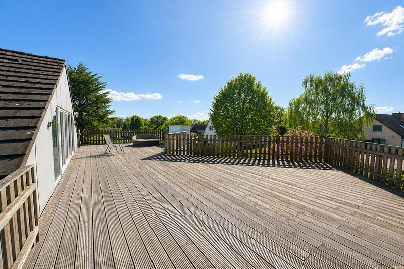 *** Hier läßt es sich leben *** Großzügiges Architektenhaus in begehrte, ruhiger TOP-Lage, mit Einliegerwohnung. - Zweifamilienhaus Henstedt-Ulzburg Ulzburg | Angebot:26382175