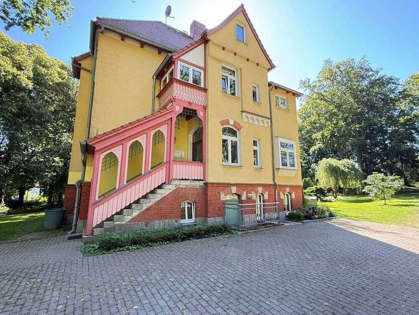 Haus zum Kaufen in Pausa-Mühltroff 550.000 € 320 m²