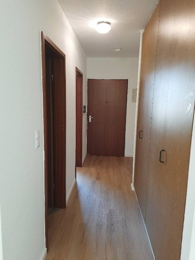 Frisch renovierte 1-Zimmer-Wohnung mit Balkon und Stellplatz - bezugsfertig