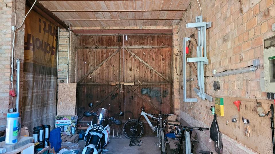 Einfamilienhaus Borken (Hessen) - 5 Zimmer, 170 m&sup2;, 180.000&euro; | Angebot:23088507