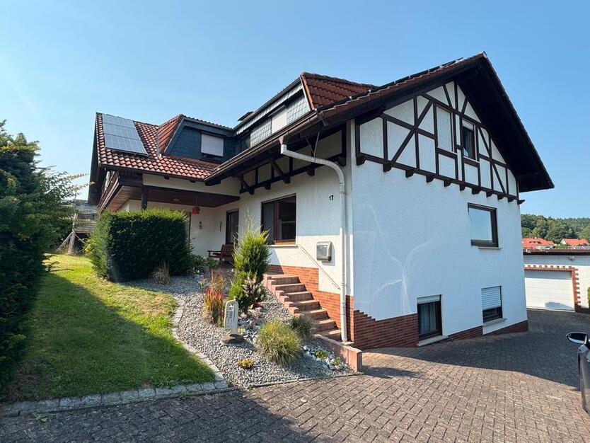 Geräumige Erdgeschoßwohnung in ruhiger Ortsrandlage