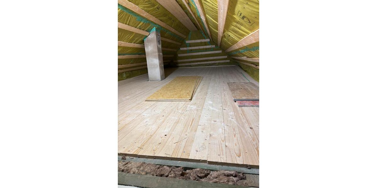 Dachgeschoßwohnung Aukrug - 2.5 Zimmer, 75 m&sup2;, 1.000&euro; | Angebot:25312911