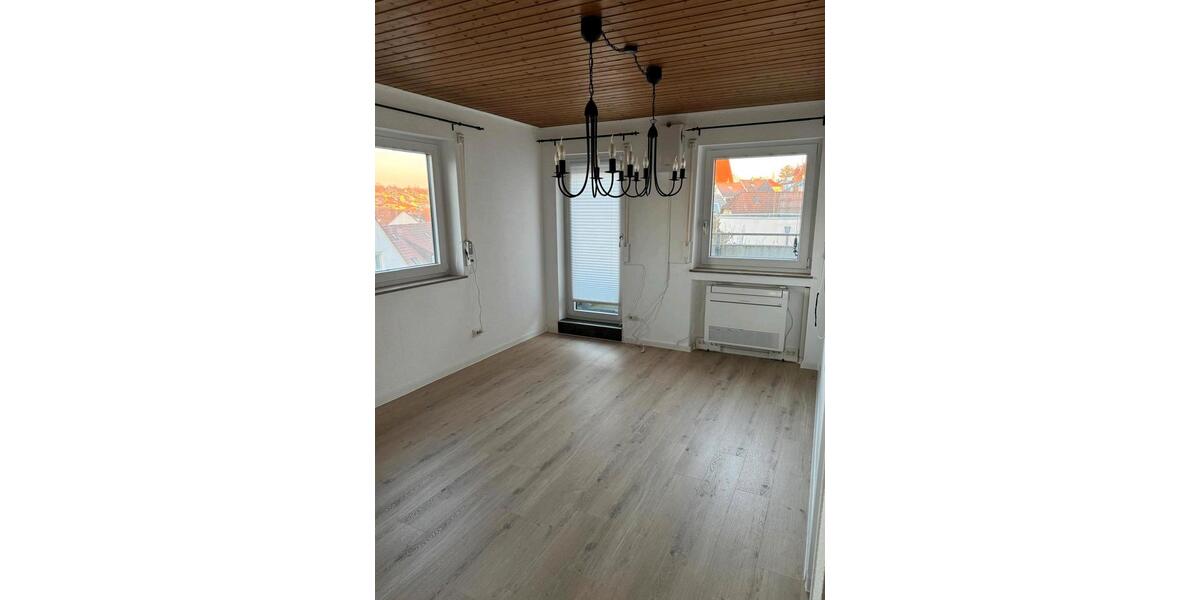 Helle 3,5 Zimmer-Wohnung mit Balkon und Stellplatz in Marbach a.N 3.5 zimmer