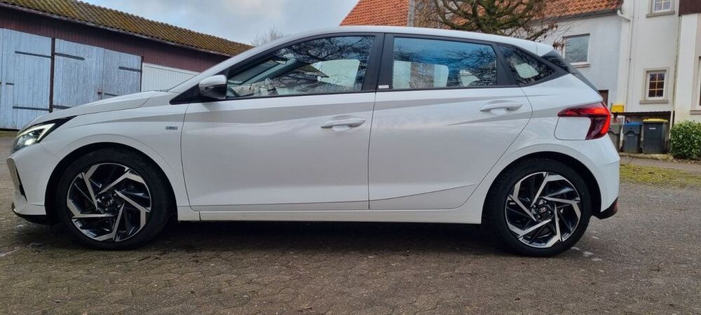 i20