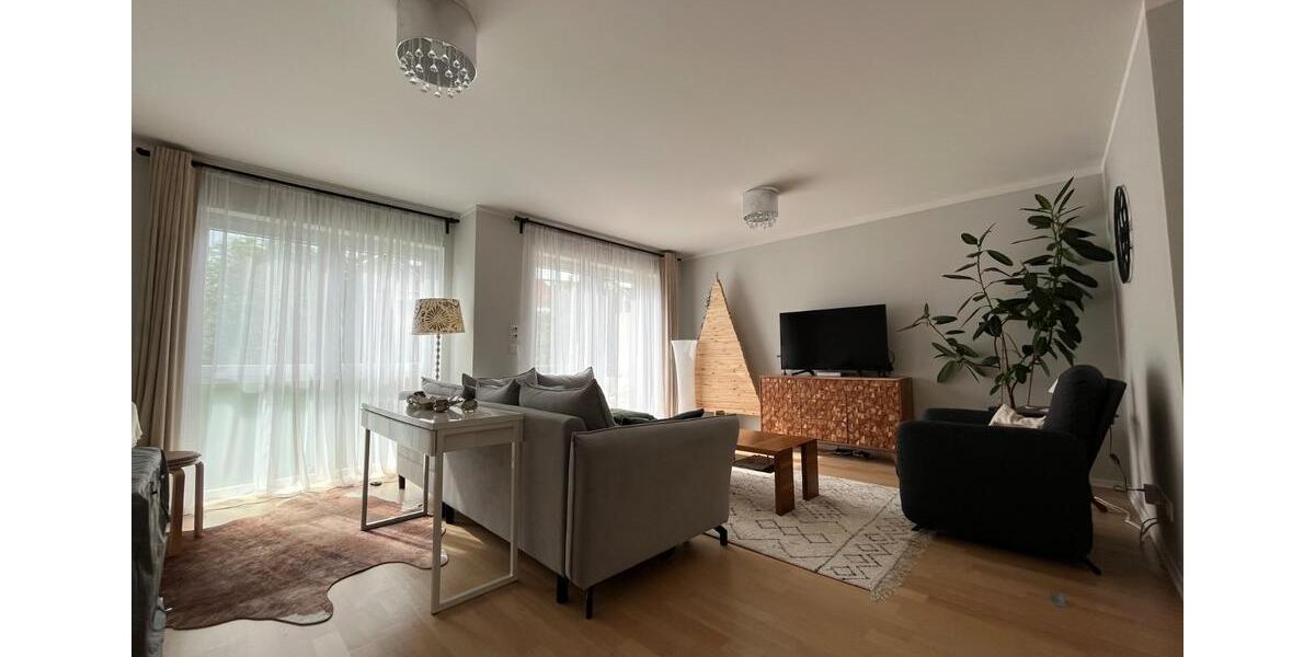 Sonnige 3-Zi-Whg. mit EBK, 2 Balkonen, Wintergarten, von privat 3 zimmer