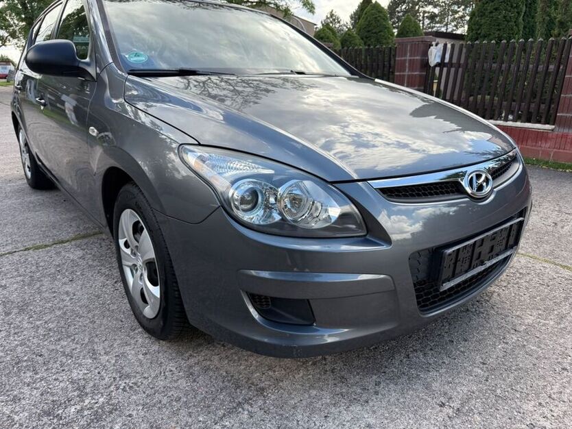 i30