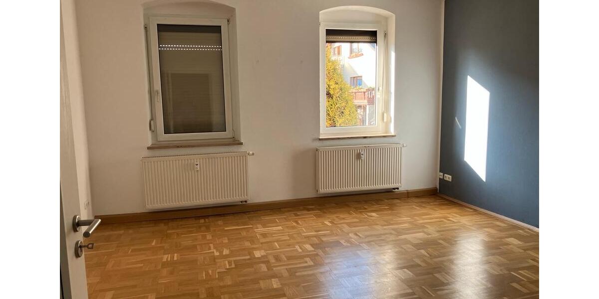 Hochparterre Grünhainichen - 2 Zimmer, 70 m&sup2;, 310&euro; | Angebot:24826681
