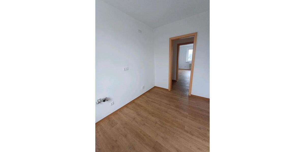 Erdgeschoßwohnung Eisfeld - 4 Zimmer, 69 m&sup2;, 700&euro; | Angebot:26381319