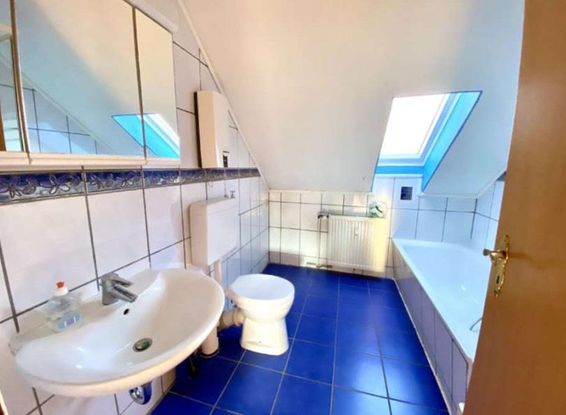 Dachgeschoßwohnung Halle - 3 Zimmer, 74 m&sup2;, 135.000&euro; | Angebot:24828250