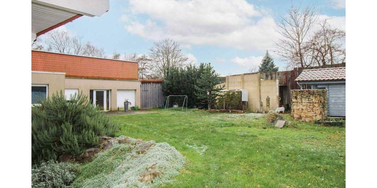 Großzügiges 8-Zi. Haus plus Bungalow, Wintergarten, Garage, 2 Carports in Braunschweig Weststadt 8 zimmer