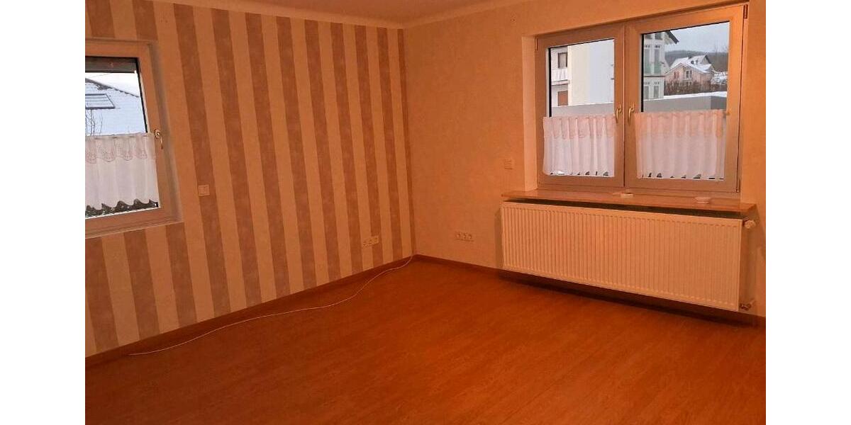 Mehrfamilienhaus, Wohnhaus Oberthal - 10 Zimmer, 245 m&sup2;, 300.000&euro; | Angebot:27117726