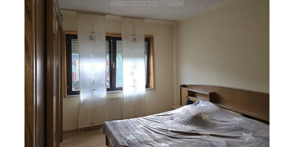 Gepflegtes Einfamilienhaus im Zentrum von Schmelz zum Kauf - Reihenendhaus Schmelz / Außen Außen | Angebot:27010418