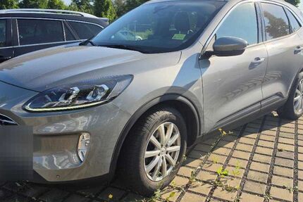 Ford Kuga 83.000 km 16.950 &euro; Bebra 36179
