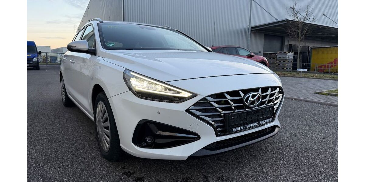 Hyundai i30 153.977 km 12.999 &euro; Hockenheim 68766