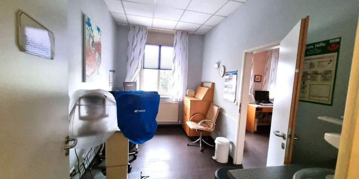 Gewerbeobjekt Amberg - 6 Zimmer, 1.700&euro; | Angebot:25770127